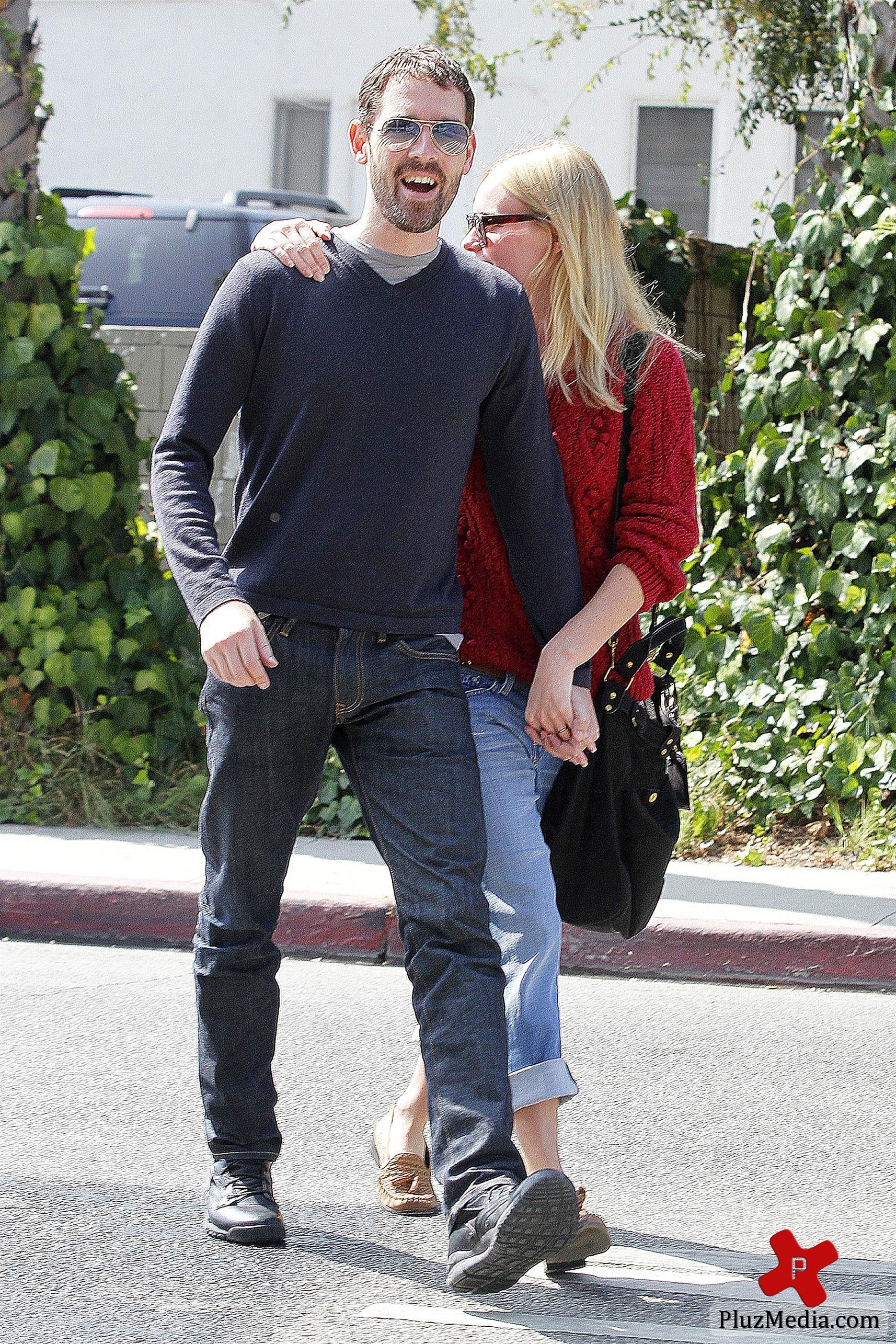 Kate Bosworth keeps close to her boyfriend as they leave Lemonade restaurant | Picture 97912